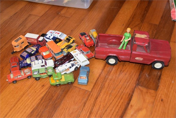 Group Vintage Toy Cars and Action Figure