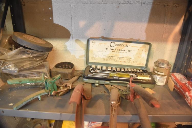 Group Misc Hand Tools and Hardware Items