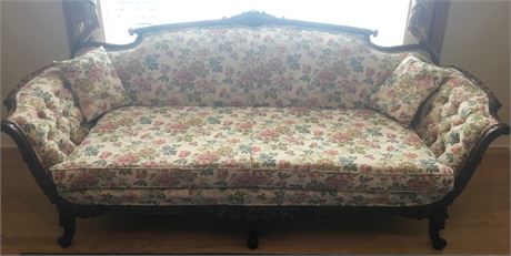 Tufted Wooden Frame Victorian Sofa