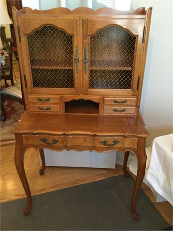 Writing desk with shelves