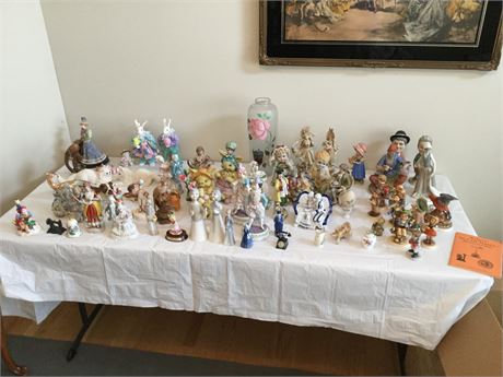 Lot of decorative figurines and trinkets