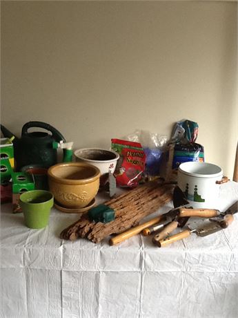 Lot of garden items