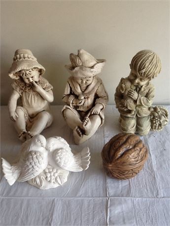 Lot of decorative items