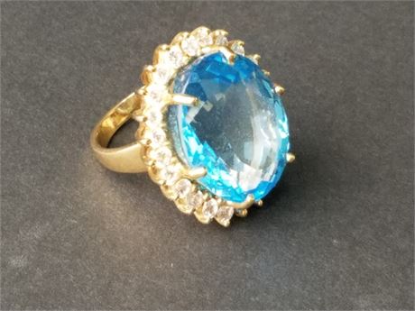 Lot 75. 14K Yellow Gold Ring with Aquamarine and Diamond Stones