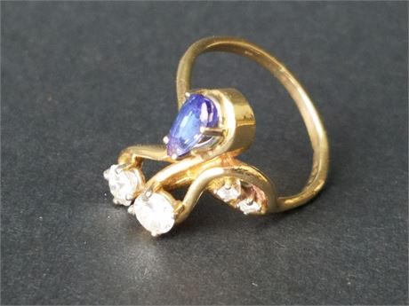 Lot 77. 14K Yellow Gold Ring with Diamond and Amethyst