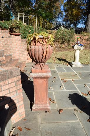 Pair of Classical Urns on Pedestals