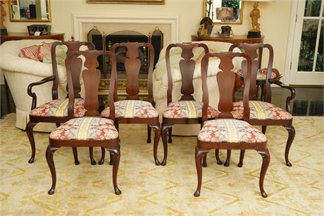 Set of Six Queen Anne Style Dinning Chairs