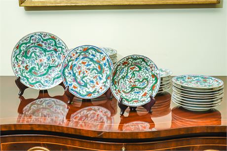 Set of 27 Chinese Porcelain Export Plates