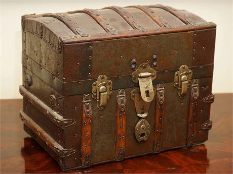 Miniature Salesman Sample Steamer Trunk