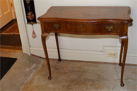 19th-Century Queen Anne Style Dressing Table