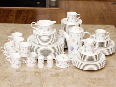 Set of 12 MIKASA Dinnerware