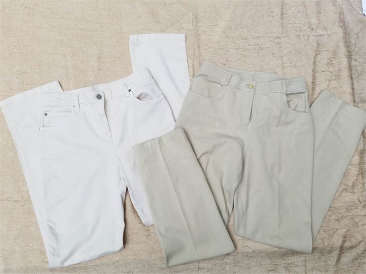 ST JOHN Collection Pair of Pants