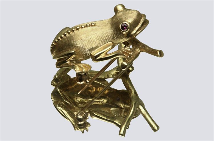 Gold Frog Form Dress Pin.