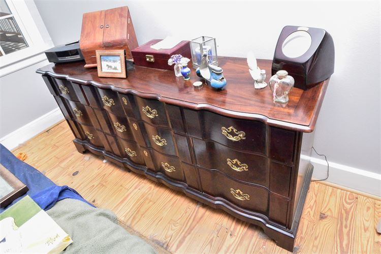 Mahogany Dresser w/ 6 Drawers