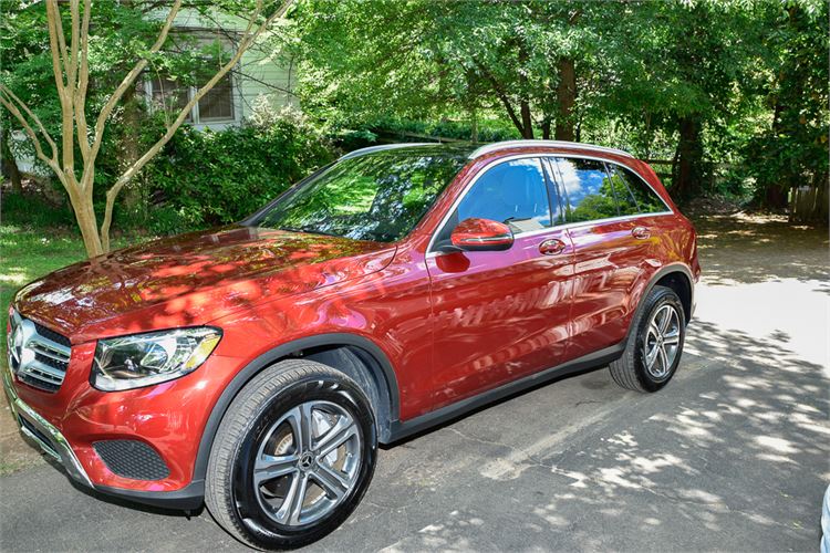 2018 MERCEDES-BENZ GLC-300 w/ 9,700 Miles