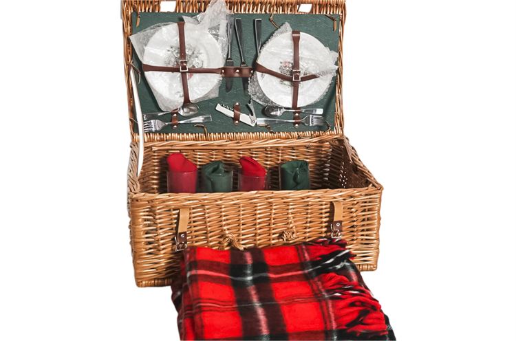 Picnic Set w/Basket & Blanket