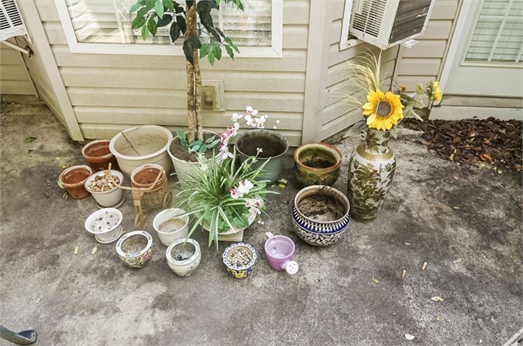 Group Lot of Outdoor Garden Pots