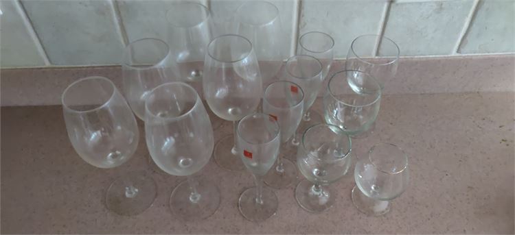 Mixed Lot Wine Glasses