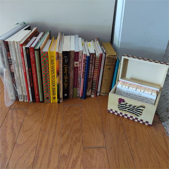 Big Lot Kitchen Cookbooks/Recipes