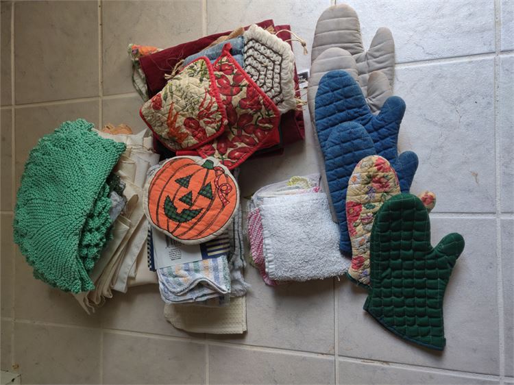 Lot Kitchen Accessories Oven Heat Pads Gloves