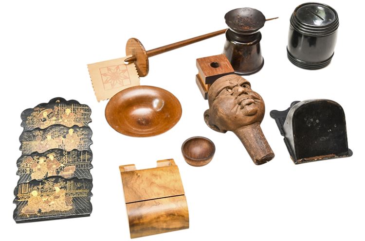 Vintage Wooden Collectibles & Accents