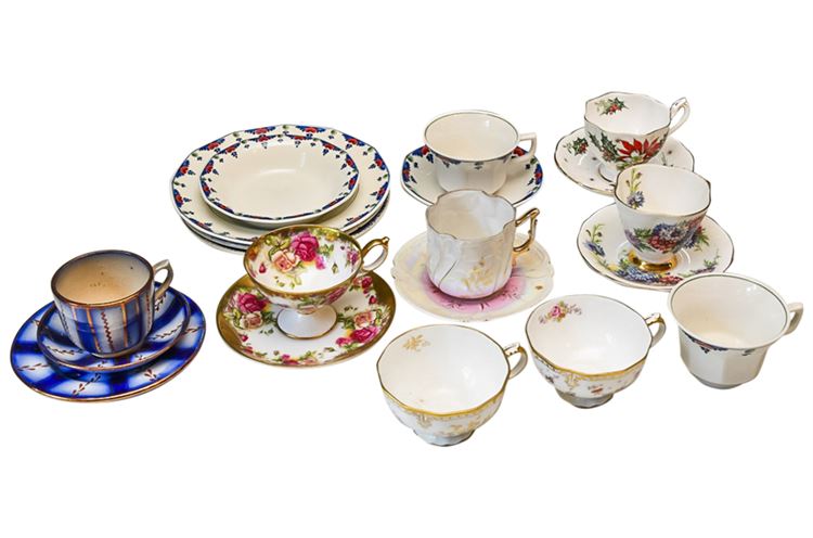 Collection of Vintage Tea Cups & Saucers