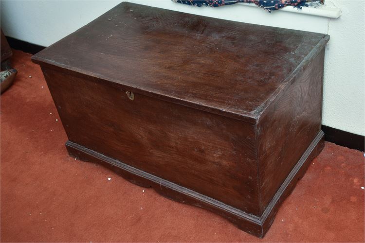 Nice Antique Figured Oak Blanket/Storage Chest