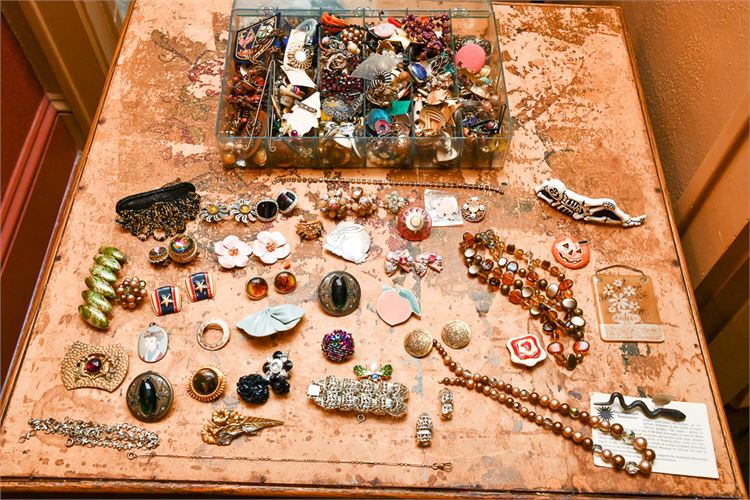 Assortment of Women's Costume Jewelry & Accessories