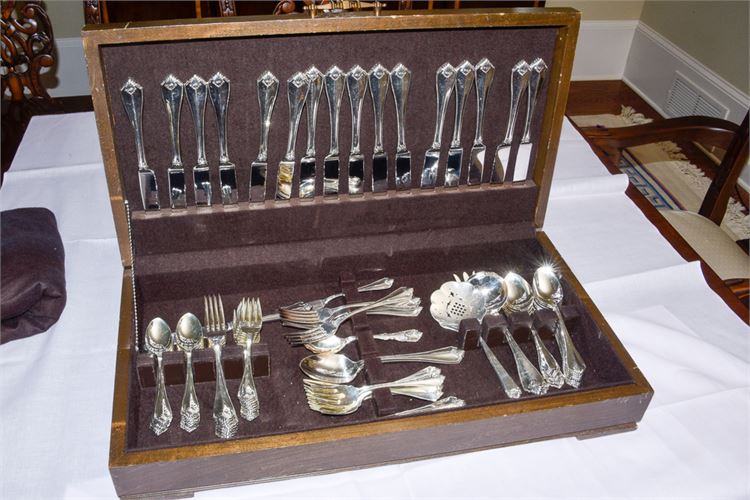 Oneida 1881 Rogers Silverplate Flatware Set