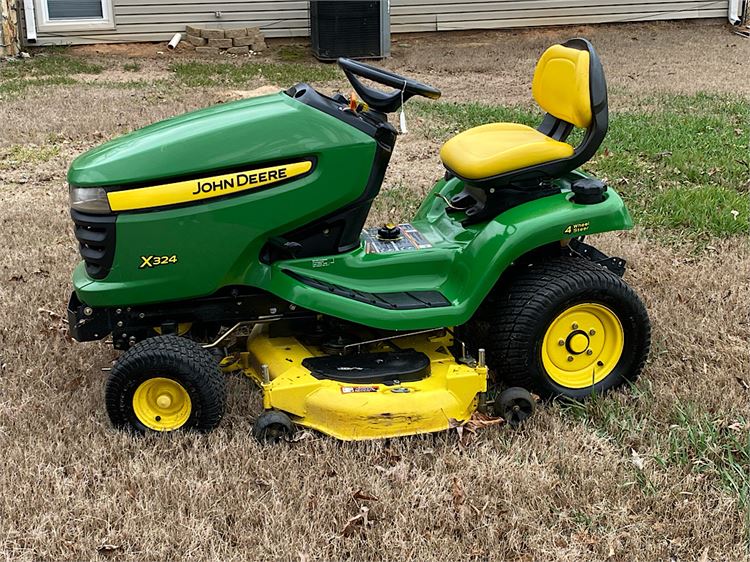 John Deere X324 Tractor