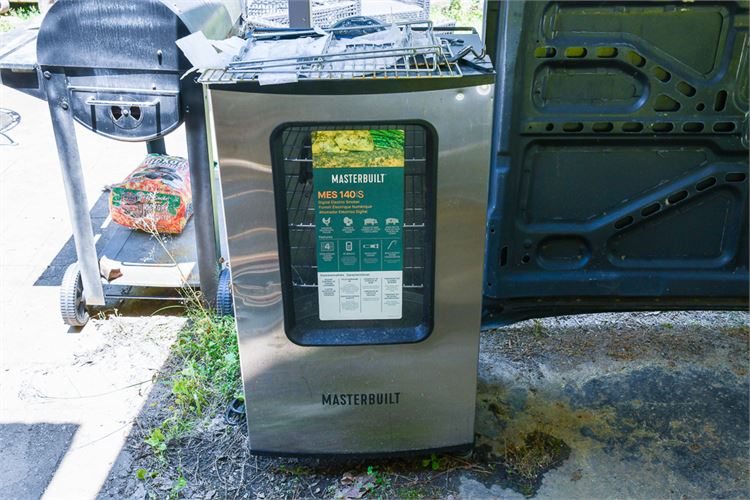 Masterbuilt MES 140 S Digital Electric Smoker