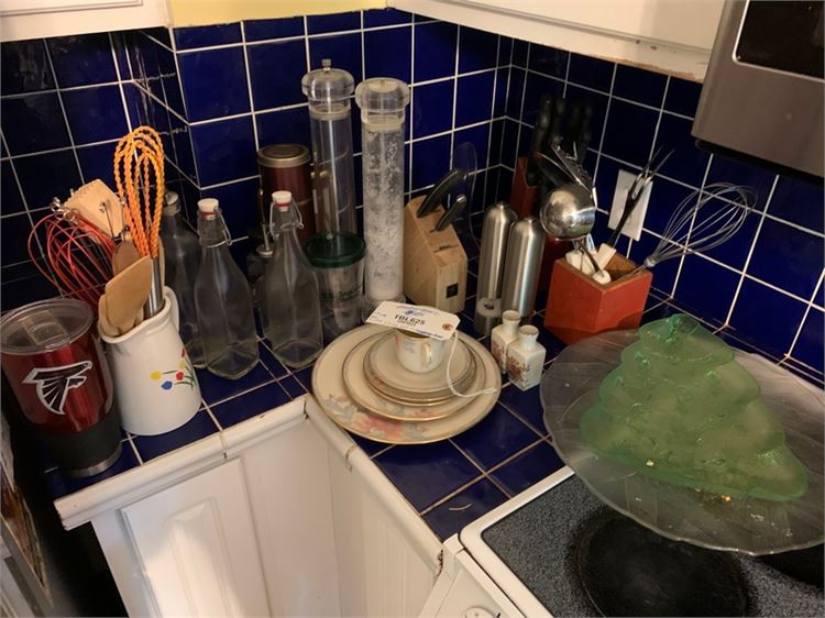 Group Lot Of Kitchen Items