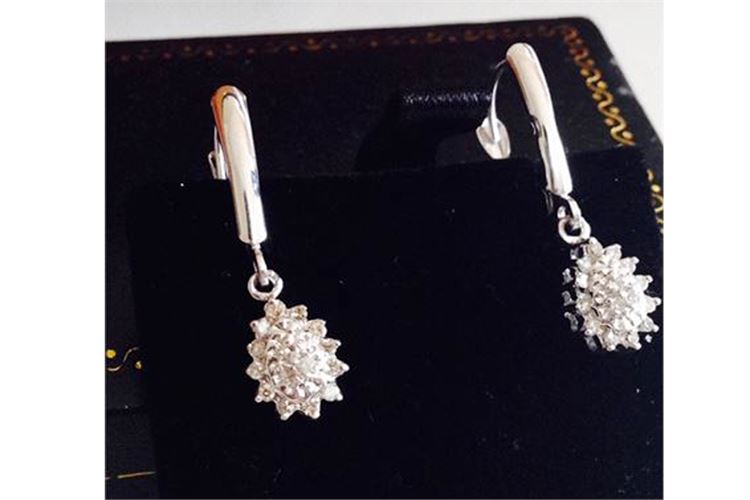 14K White Gold Diamond Drop Earrings