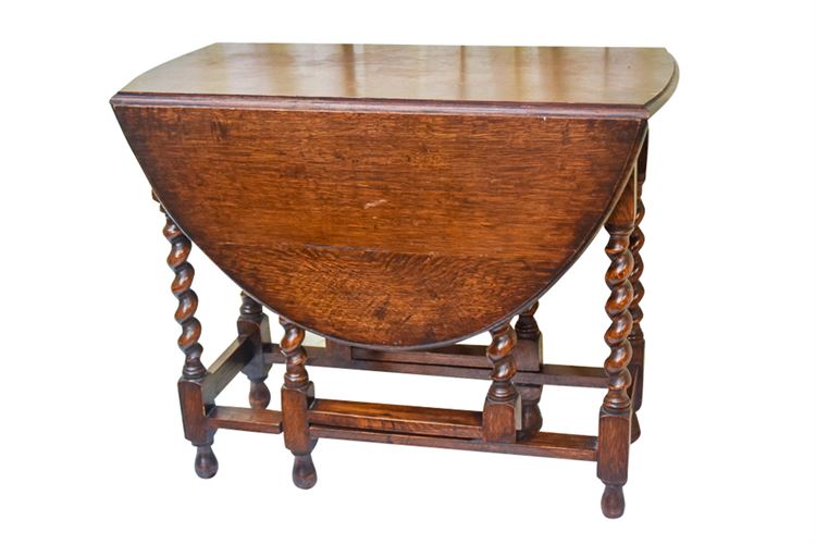 Vintage William & Mary Style Gate Leg Table