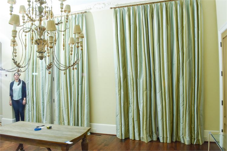 Fine Quality Curtain Panels