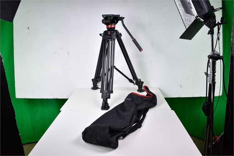 Manfrotto 546 b fluid ball head tripod and case  R