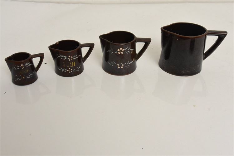 Set Vintage Mugs