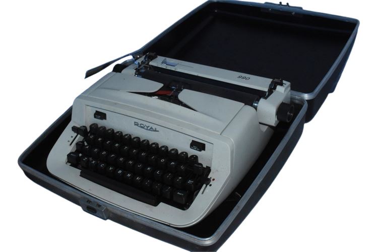 ROYAL 990 Typewriter
