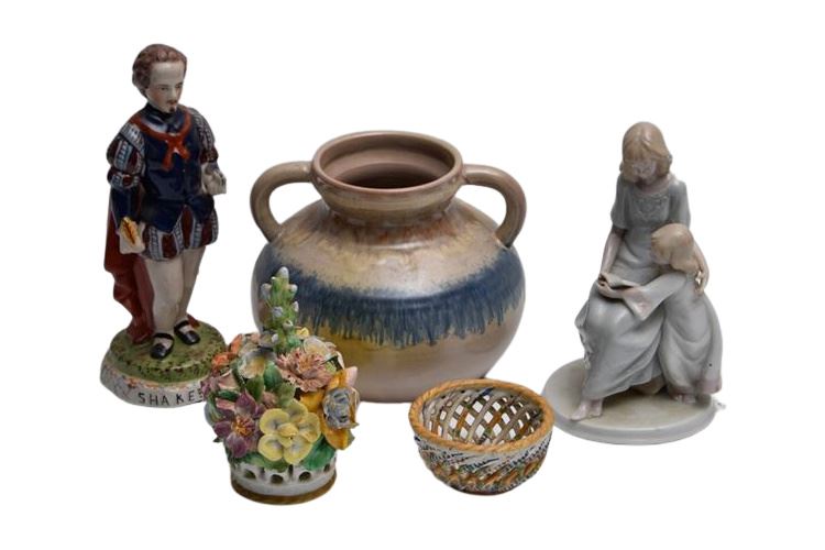 Group Lot Decorative Accessories