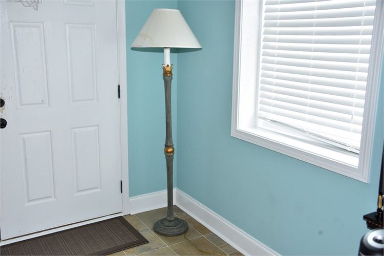 Column Form Floor Lamp