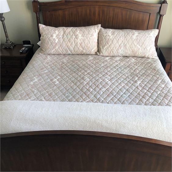 King Size Pottery Barn Paisley Quitlted Comforter Set