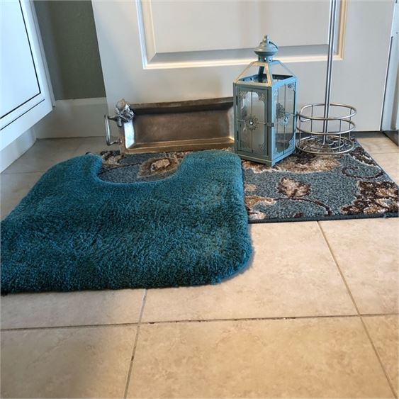Bathroom Rugs and Decorative Lot