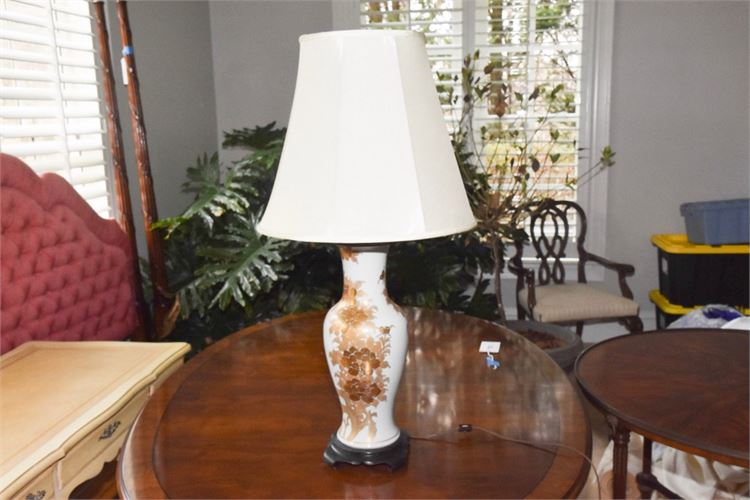 Chinese Style Porcelain Lamp