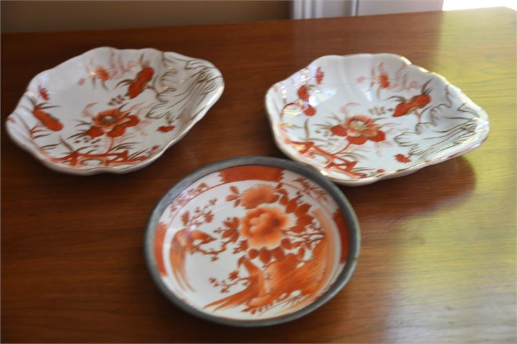 Pair Chinese Porcelain Leaf Shaped Plates