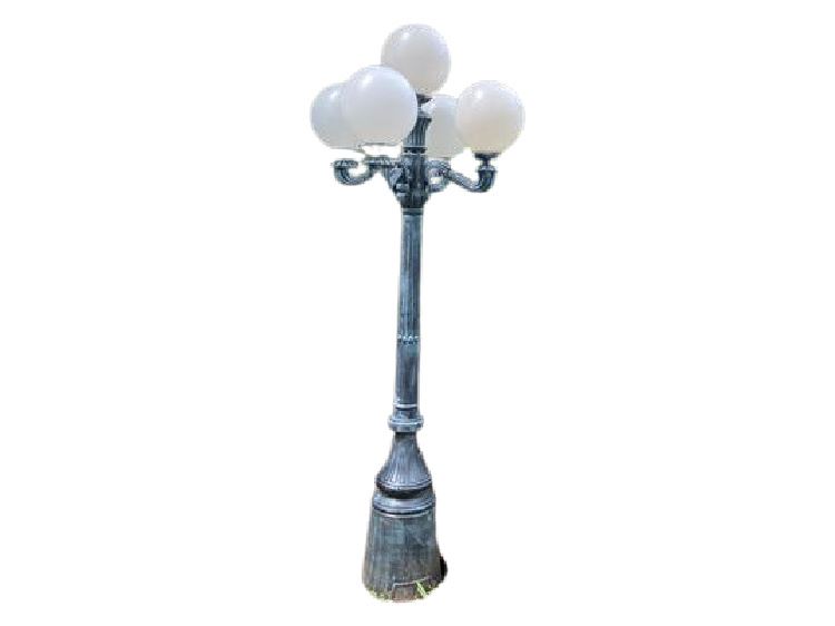 Street Lamp Style Outdoor Lamp Post