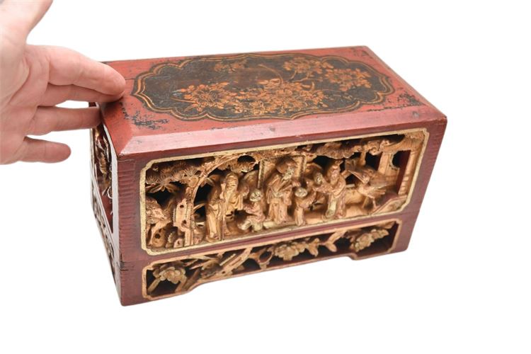 Fine Chinese Carved & Gilt Box