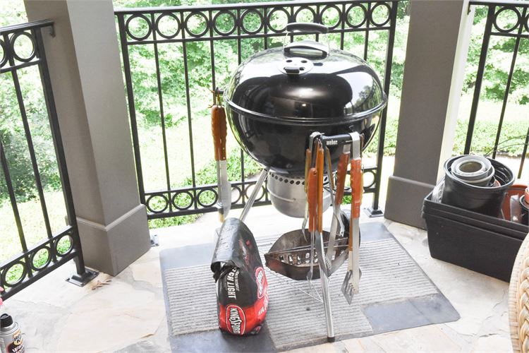 WEBER Charcoal Grill With Accessories