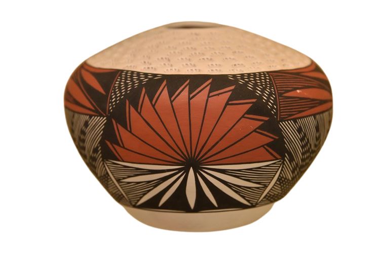 H> Poncho Acoma Pottery Vase