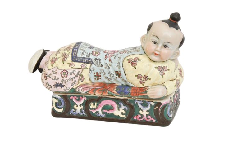 Chinese Porcelain Figural Box