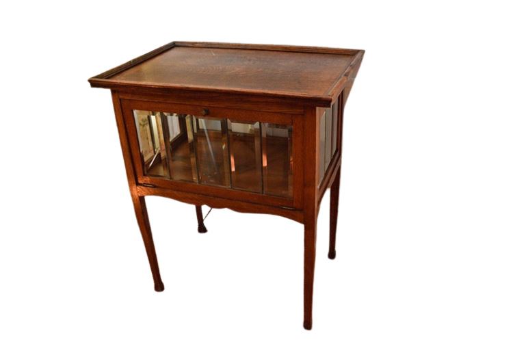 Curio Cabinet On Stand / End Table